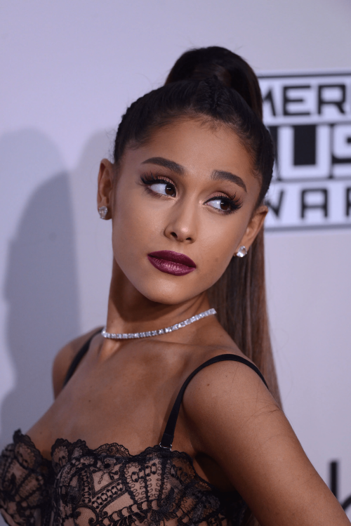 Sexy-Ariana-Grande-Pictures7c951d6a3e3a7d76.md.png